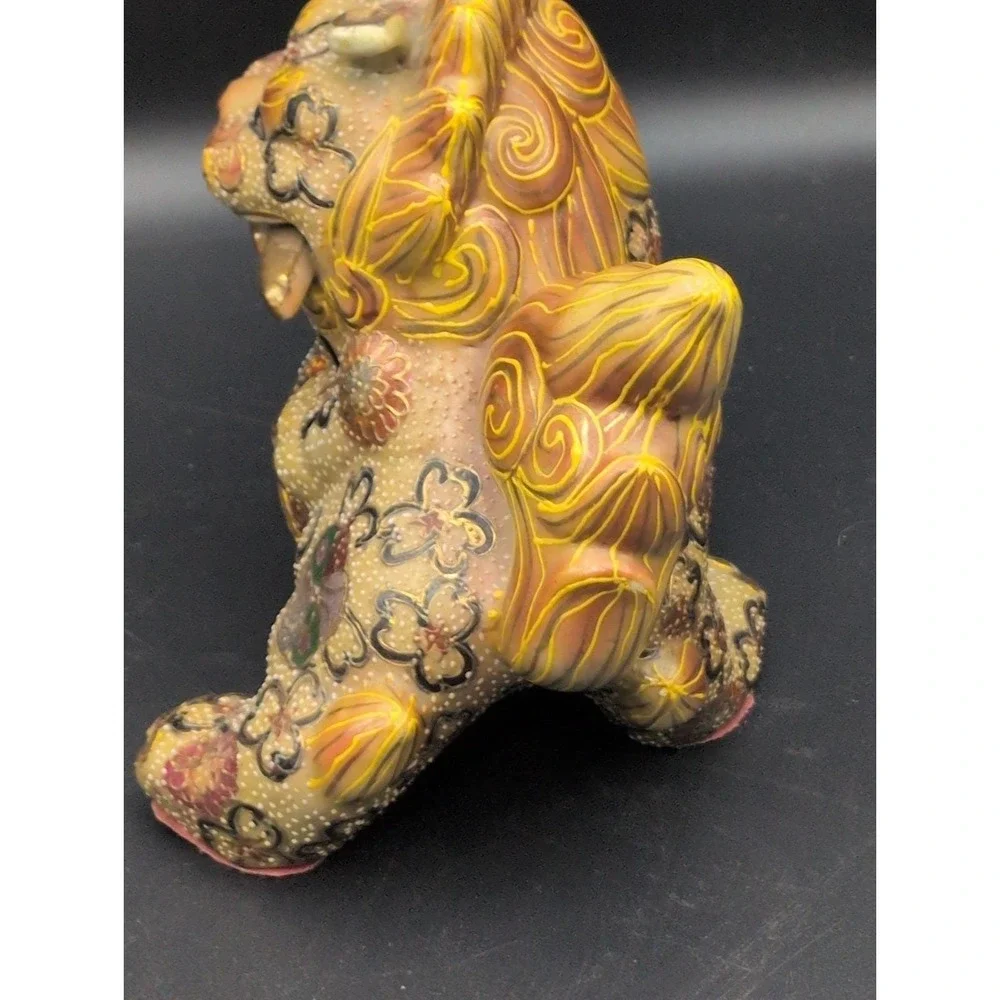 Japanese Antique Kutani Foo Dog Shishi Lion Figurine Red Velvet Bottom